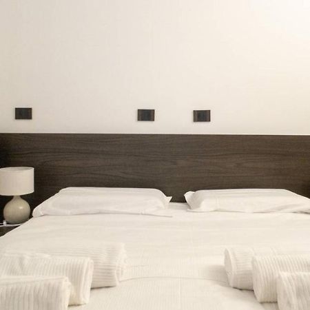 Madonnina Apartment Милано Екстериор снимка
