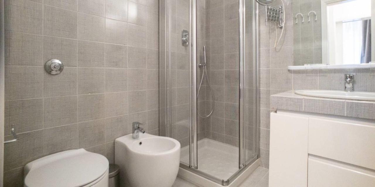 Madonnina Apartment Милано Екстериор снимка