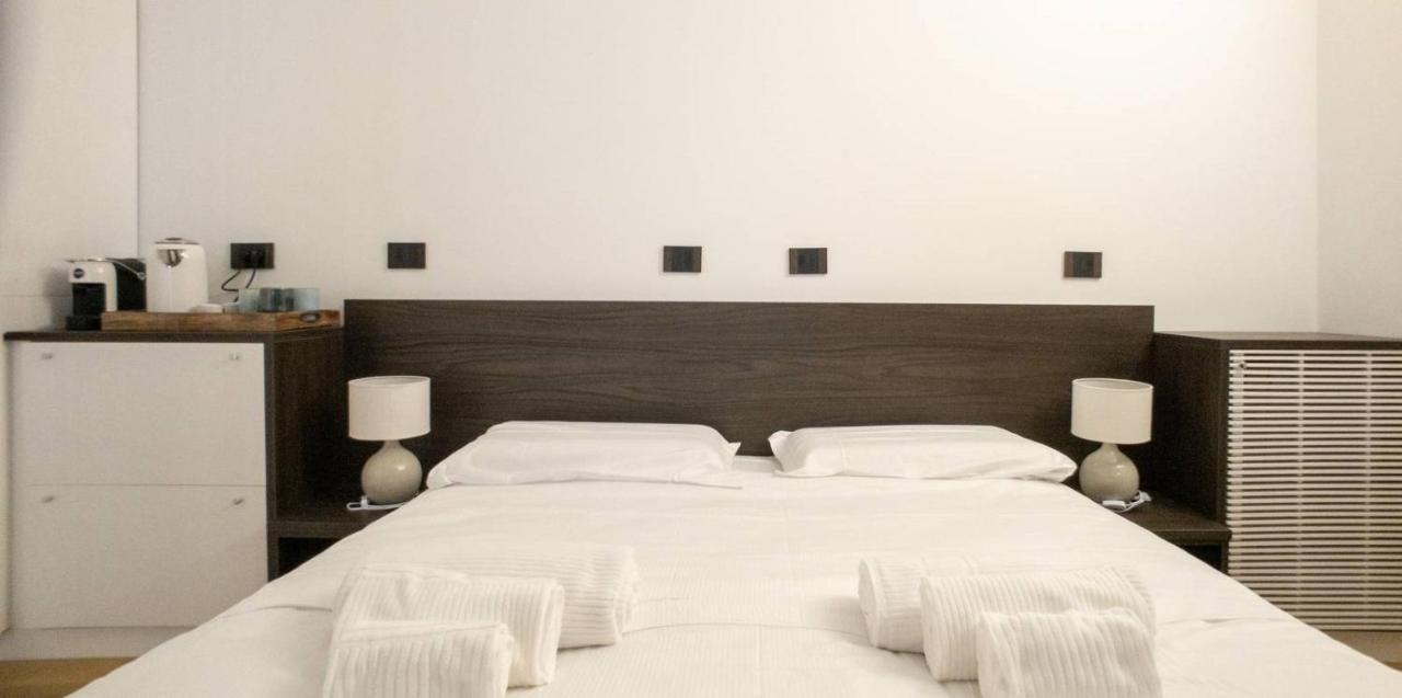 Madonnina Apartment Милано Екстериор снимка
